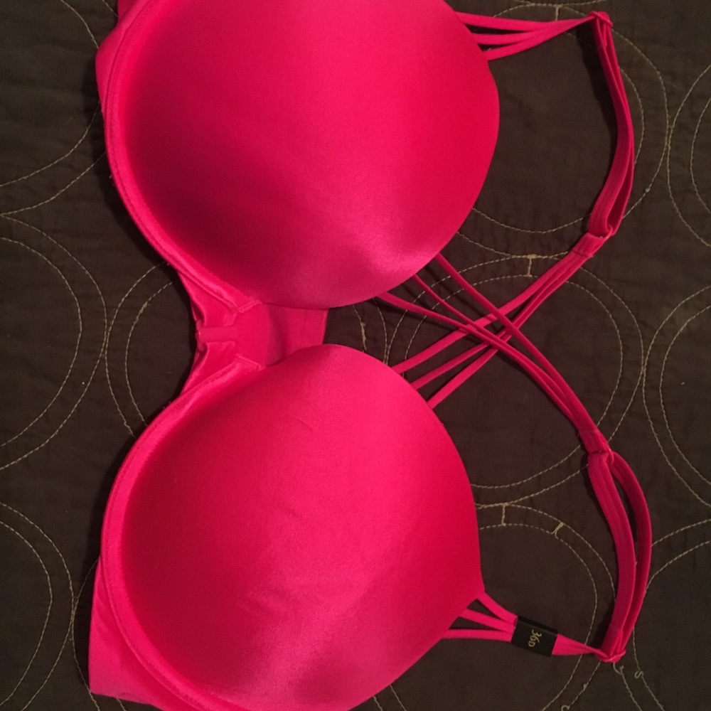 Victoria’s Secret 36D strappy push-up bra